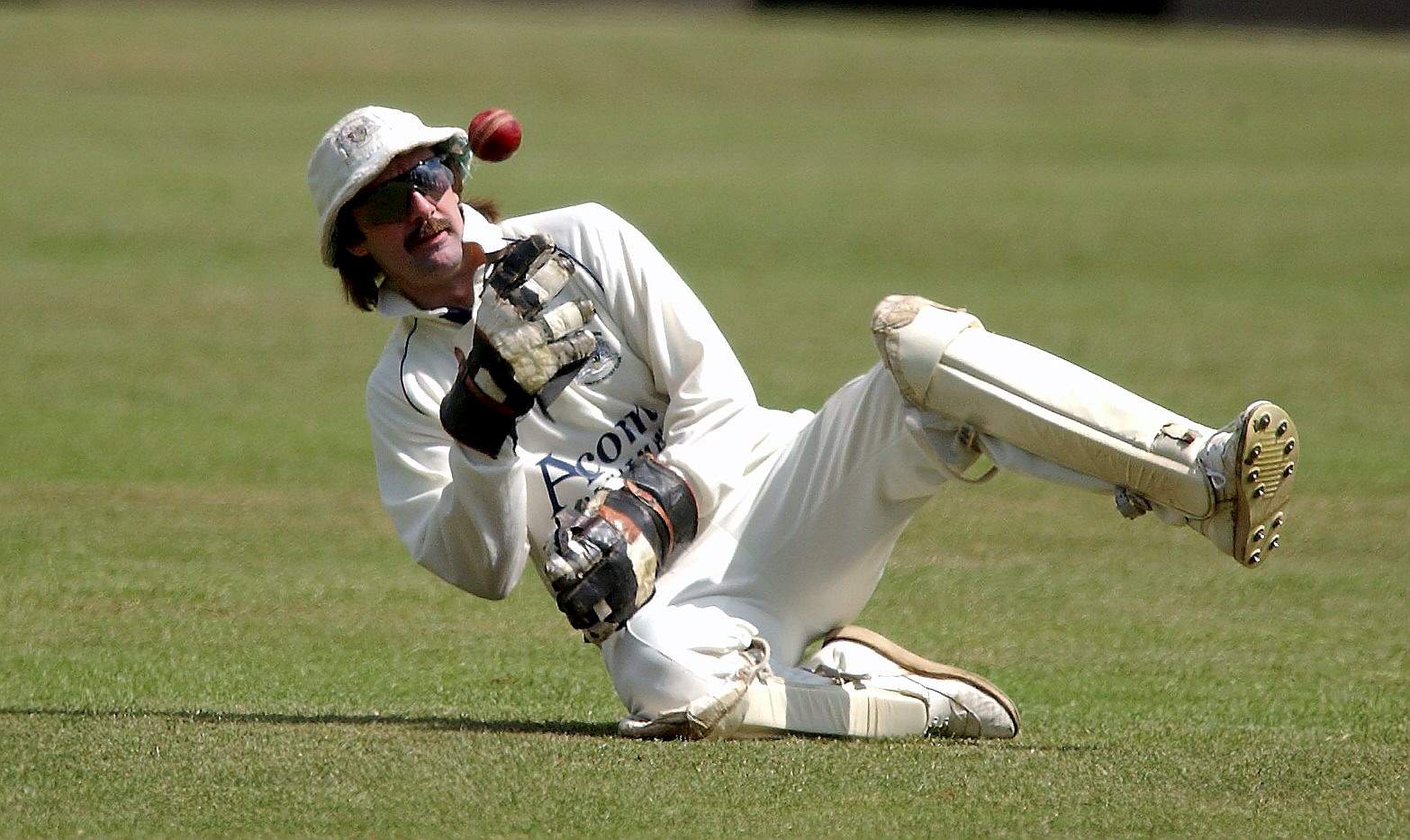 C231936-PN115-GLOSCRICKET.JPG