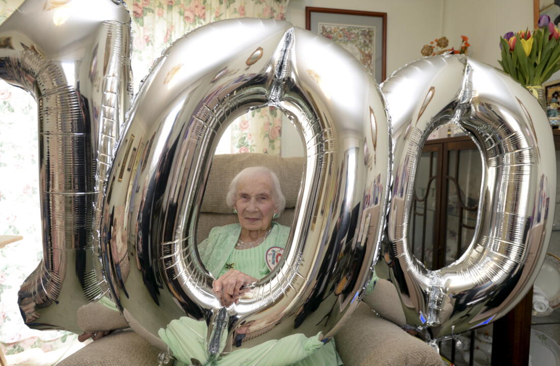 PHYLLIS HIRON 100 YEARS OLD CIRENCESTER5